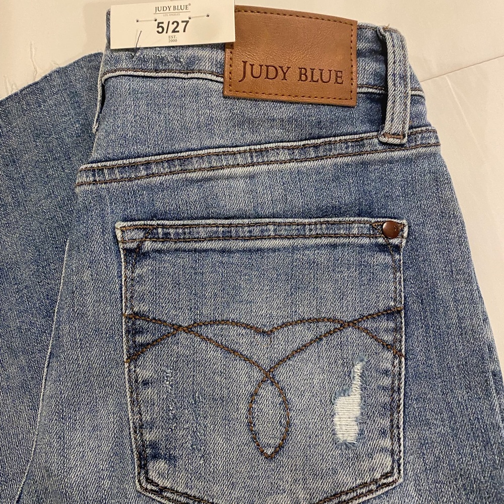 Judy Blue Light Blue Distressed Jeans